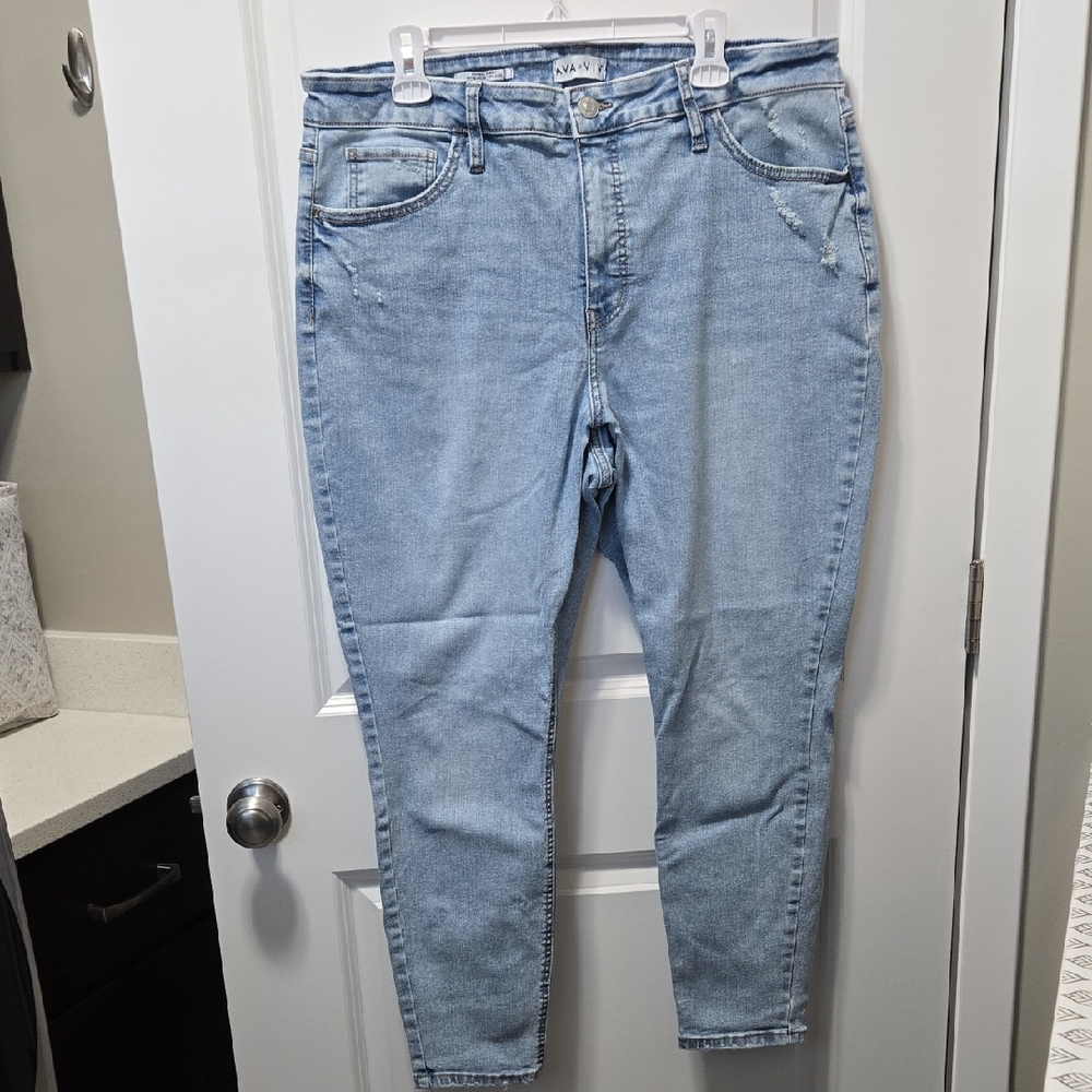 Women's Highrise Skinny Jeans By AVA & VIV Size 18